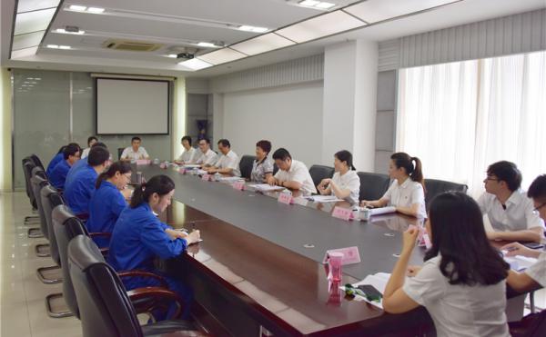 集團公司總會(huì)計師(shī)鄭世紅(hóng)一(yī)行到(dào)川南(nán)發電(diàn)公司調研